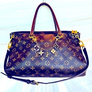 Authentic Louis Vuitton Monogram Pallas Noir Leather Handbag AND LV Auth Charm
